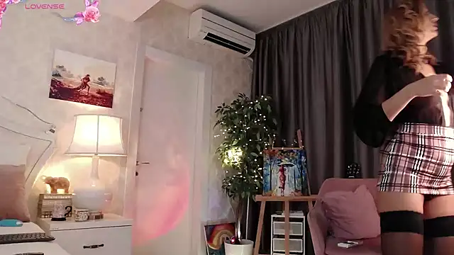 Snapshot of IreneHope chatting on 09-26-25, 07:01 IreneHope online show from 09-26-25, 07:01