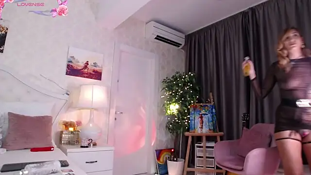 Snapshot of IreneHope chatting on 09-30-25, 06:18 IreneHope online show from 09-30-25, 06:18