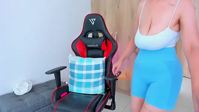  amanda seyfried19 online show from 04-09-26, 05:29