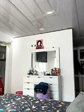 hannahb-e online show from 11-04-25, 01:54