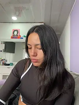 Snapshot of hannahb-e chatting on 04-22-26, 03:46 hannahb-e online show from 04-22-26, 03:46