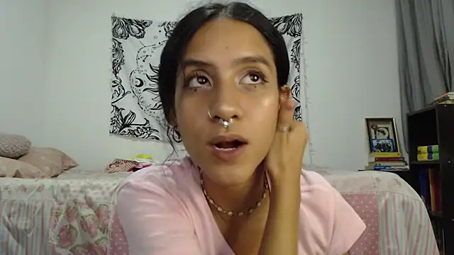 Snapshot of AlinaWoolf_ chatting on 12-04-24, 02:42 AlinaWoolf online show from 12-04-24, 02:42