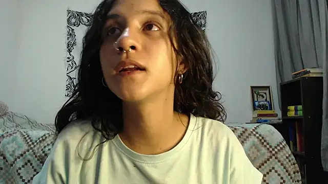 Snapshot of AlinaWoolf_ chatting on 12-19-24, 03:07 AlinaWoolf online show from 12-19-24, 03:07