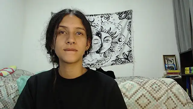 Snapshot of AlinaWoolf_ chatting on 03-06-25, 04:30 AlinaWoolf online show from 03-06-25, 04:30