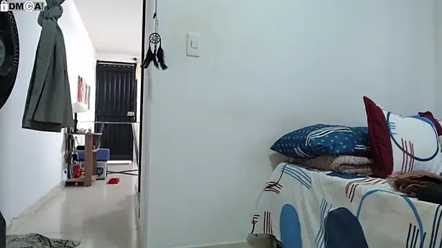 Snapshot of AlinaWoolf_ chatting on 10-31-25, 04:08 AlinaWoolf online show from 10-31-25, 04:08