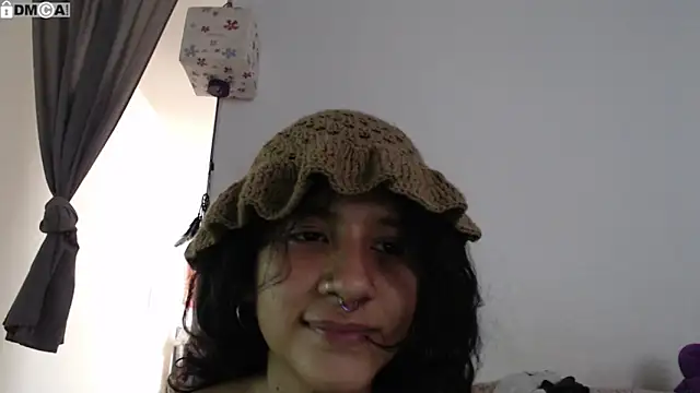 Snapshot of AlinaWoolf_ chatting on 02-28-26, 02:40 AlinaWoolf online show from 02-28-26, 02:40