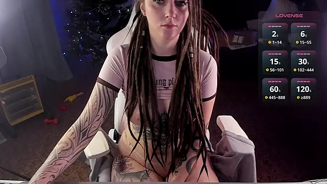 Snapshot of CutieMaevee chatting on 01-08-25, 01:52 CutieMaevee online show from 01-08-25, 01:52