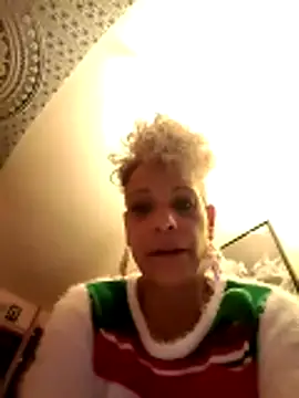 Snapshot of CeceilaMoon chatting on 12-23-25, 03:37 CeceilaMoon online show from 12-23-25, 03:37