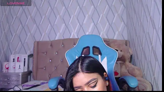 NicolleTaylor online show from 02-01-25, 03:19