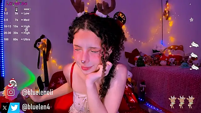 Snapshot of bluelen chatting on 12-17-24, 01:49 bluelen online show from 12-17-24, 01:49