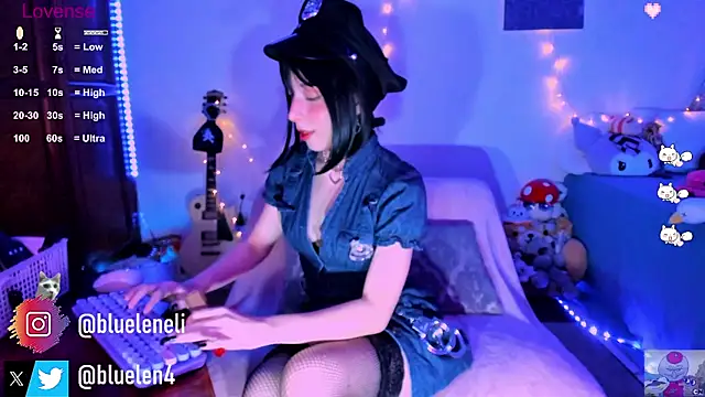 Snapshot of bluelen chatting on 01-25-25, 08:21 bluelen online show from 01-25-25, 08:21