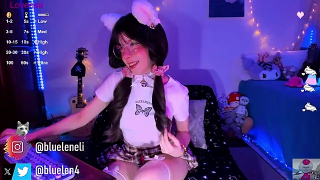 Snapshot of bluelen chatting on 01-29-25, 08:08 bluelen online show from 01-29-25, 08:08