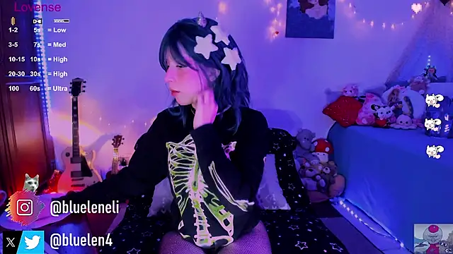 Snapshot of bluelen chatting on 02-07-25, 08:01 bluelen online show from 02-07-25, 08:01