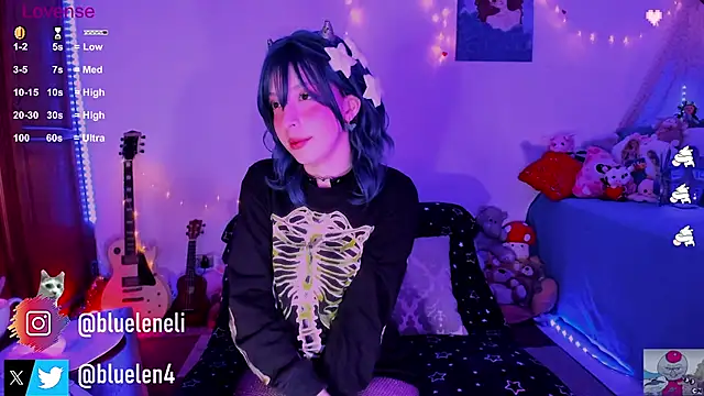 Snapshot of bluelen chatting on 02-07-25, 11:23 bluelen online show from 02-07-25, 11:23