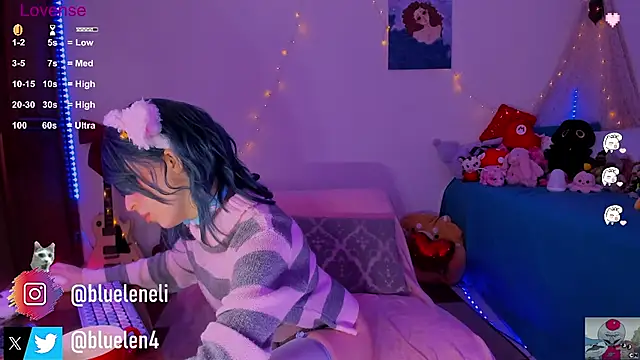 Snapshot of bluelen chatting on 02-21-25, 03:10 bluelen online show from 02-21-25, 03:10