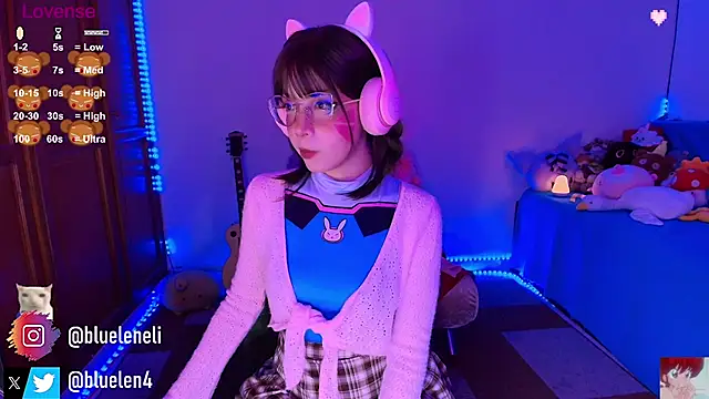 Snapshot of bluelen chatting on 09-19-25, 08:05 bluelen online show from 09-19-25, 08:05