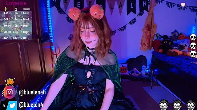 Snapshot of bluelen chatting on 10-31-25, 09:21 bluelen online show from 10-31-25, 09:21