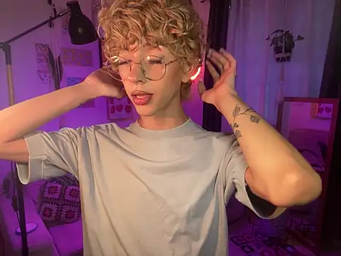 lyamthommpson online show from 03-22-26, 06:55