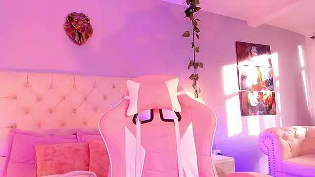 Snapshot of Brann_tadzio chatting on 12-22-24, 10:04 Brann tadzio online show from 12-22-24, 10:04