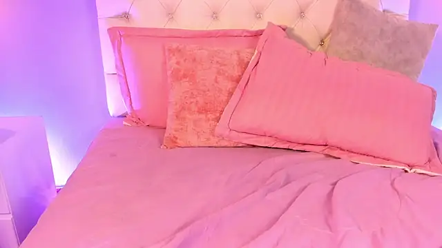 Snapshot of Brann_tadzio chatting on 01-09-25, 04:17 Brann tadzio online show from 01-09-25, 04:17