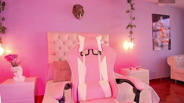 Snapshot of Brann_tadzio chatting on 01-18-25, 01:08 Brann tadzio online show from 01-18-25, 01:08