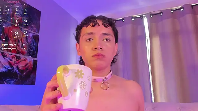 Snapshot of Brann_tadzio chatting on 02-15-25, 04:12 Brann tadzio online show from 02-15-25, 04:12