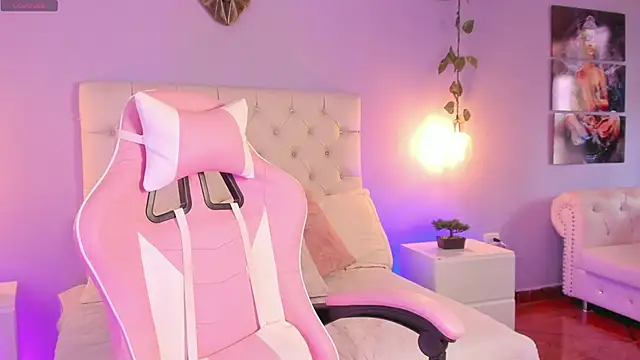 Snapshot of Brann_tadzio chatting on 02-19-25, 12:22 Brann tadzio online show from 02-19-25, 12:22