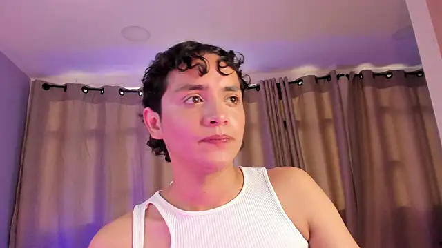 Snapshot of Brann_tadzio chatting on 03-03-25, 03:31 Brann tadzio online show from 03-03-25, 03:31