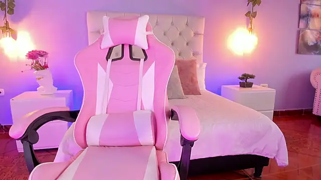 Snapshot of Brann_tadzio chatting on 03-20-25, 12:53 Brann tadzio online show from 03-20-25, 12:53