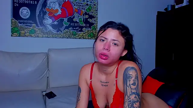 sweethot    online show from 02-25-25, 07:47