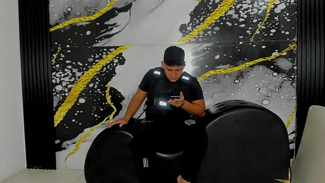 sweethot    online show from 09-25-25, 02:21