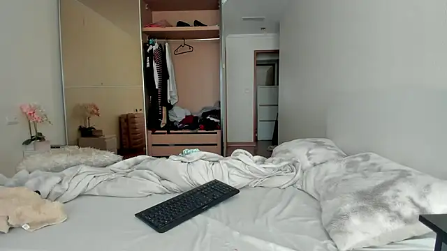 dulcey john online show from 11-20-25, 09:31