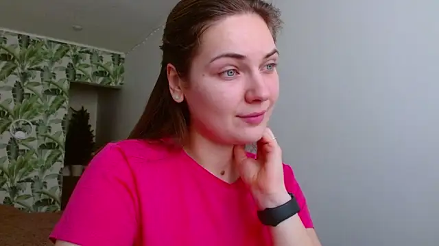 Olivia shine online show from 01-05-25, 06:13