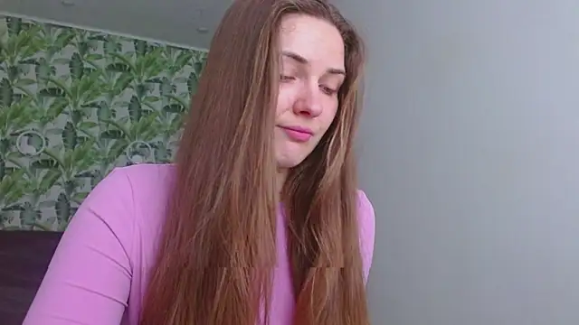 Olivia shine online show from 04-19-26, 04:12