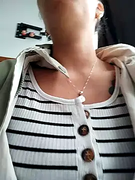 Emily Wane online show from 10-07-25, 03:20