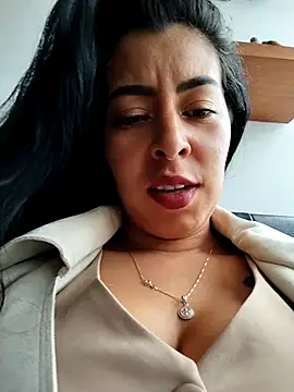 Emily Wane online show from 10-18-25, 04:41