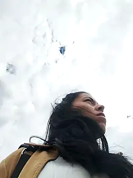 Emily Wane online show from 11-26-25, 06:09