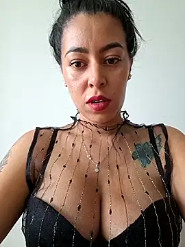 Snapshot of Emily_Wane chatting on 05-03-26, 03:18 Emily Wane online show from 05-03-26, 03:18