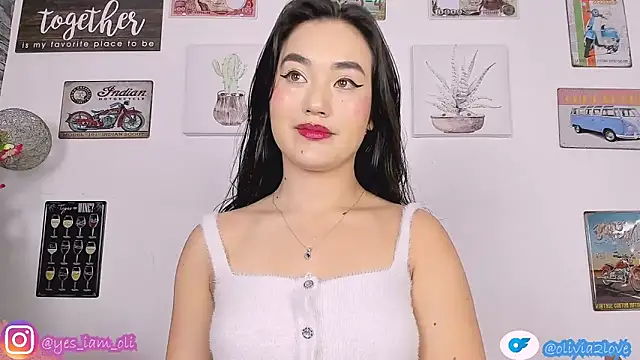 Snapshot of olivia22love chatting on 10-10-25, 12:48 olivia22love online show from 10-10-25, 12:48