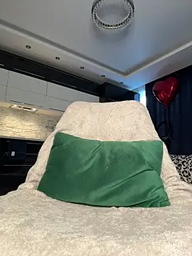 Snapshot of _Monic_ chatting on 03-09-26, 12:42 Monic online show from 03-09-26, 12:42