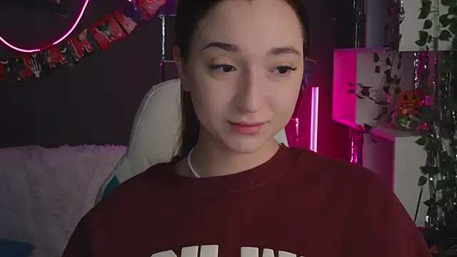 YasmineWest online show from 10-30-25, 01:51