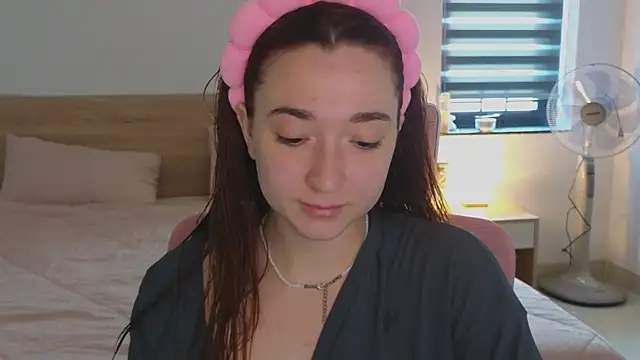 YasmineWest online show from 04-05-26, 12:30