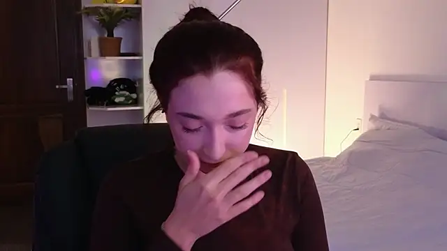 Snapshot of YasmineWest chatting on 06-15-26, 02:36 YasmineWest online show from 06-15-26, 02:36