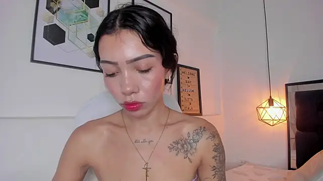 amysc online show from 10-10-25, 01:43