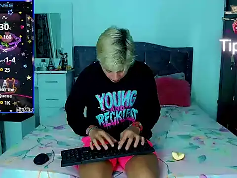 Liamscott  online show from 03-21-25, 05:11