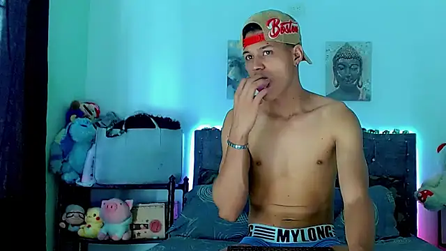 Liamscott  online show from 02-11-26, 03:17