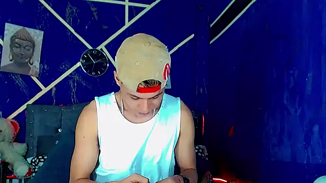 Snapshot of Liamscott_ chatting on 06-14-26, 06:54 Liamscott online show from 06-14-26, 06:54