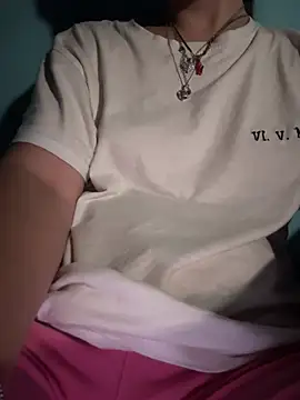 Snapshot of rossana99_ chatting on 06-19-26, 08:01 rossana99 online show from 06-19-26, 08:01