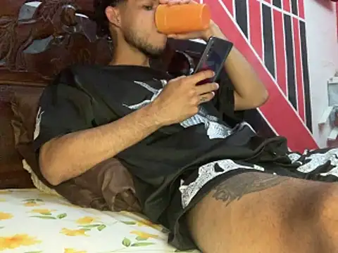 tanned boy online show from 04-10-26, 04:33