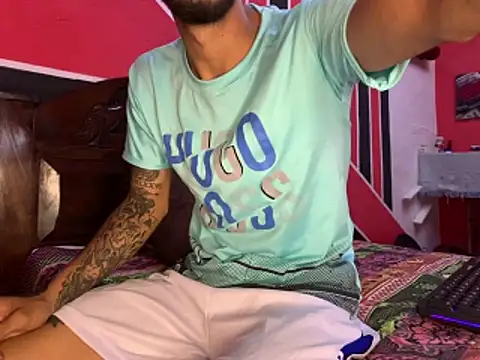 Snapshot of tanned_boy chatting on 06-10-26, 03:33 tanned boy online show from 06-10-26, 03:33